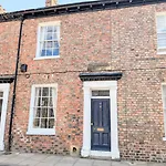 27 George Street * York